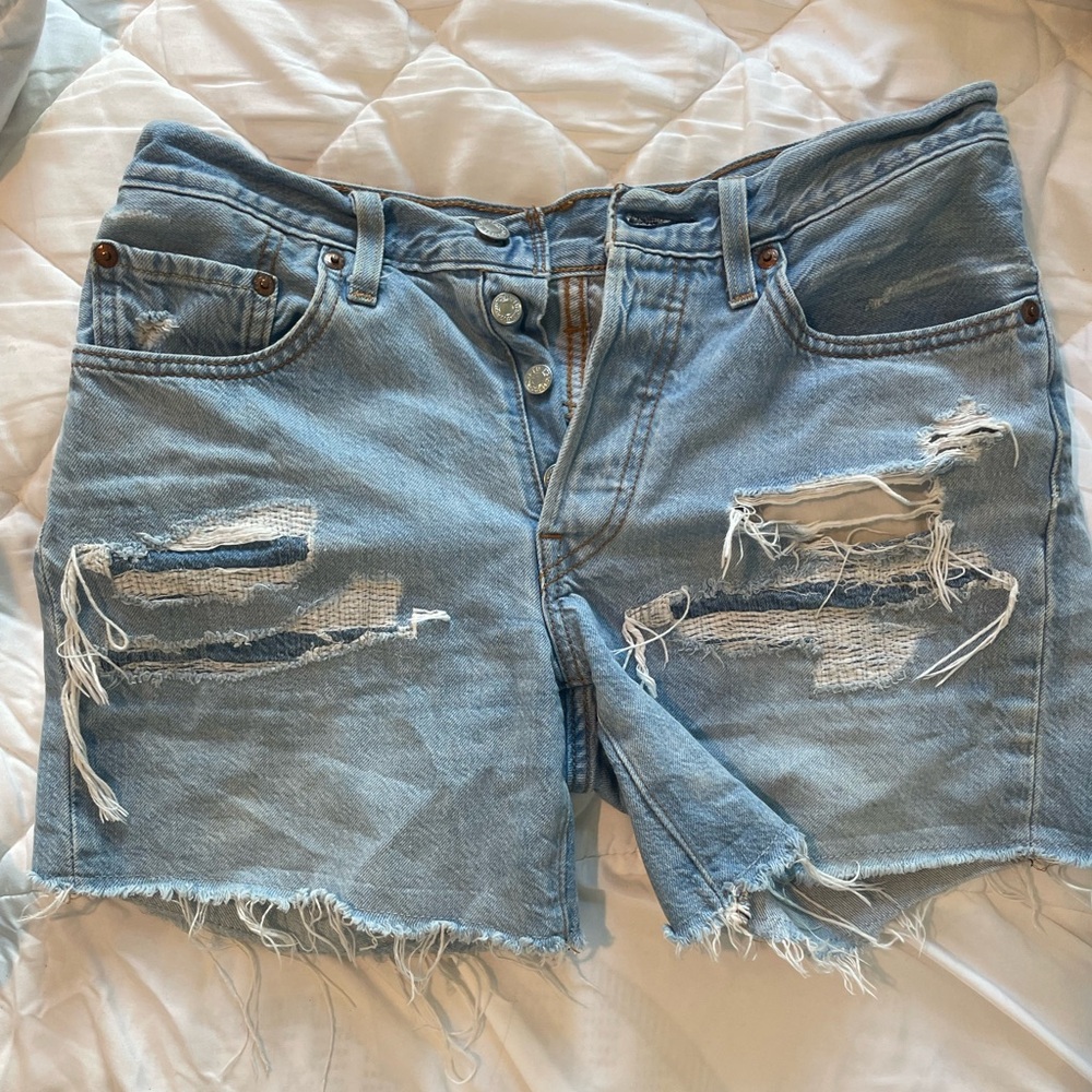 Levi Size 26 Shorts